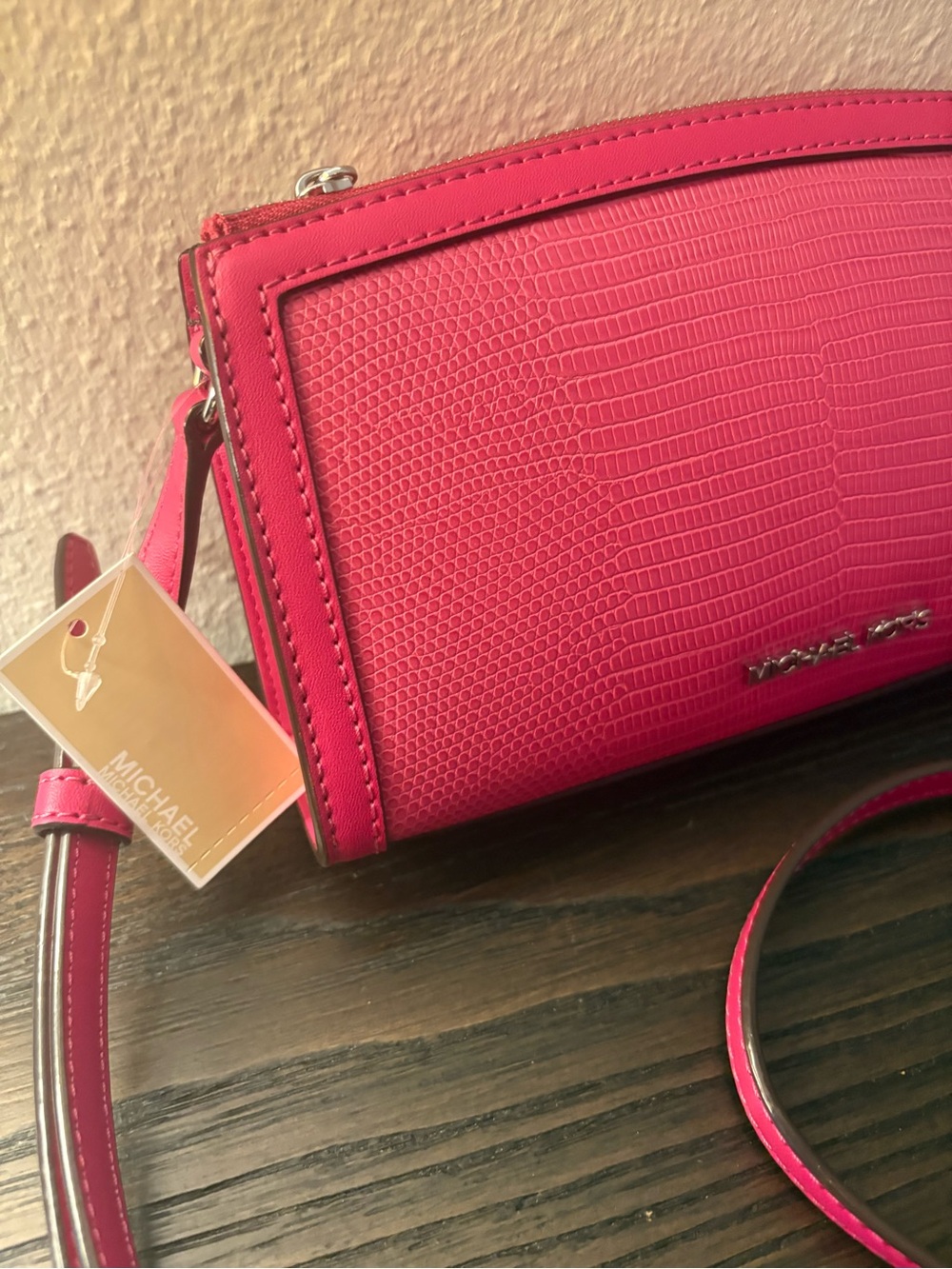 NEW AUTHENTIC Michael Kors Hot Pink Crossbody Bag - Picture 5 of 12